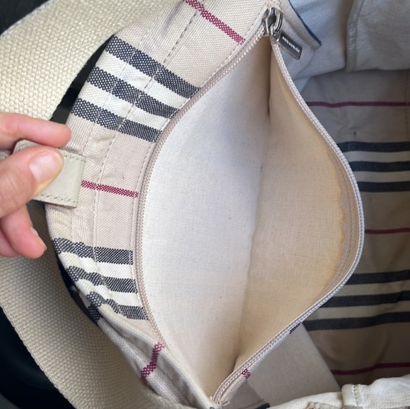 GUC Authentic Burberry canvas tote bag - Picture 5 of 12